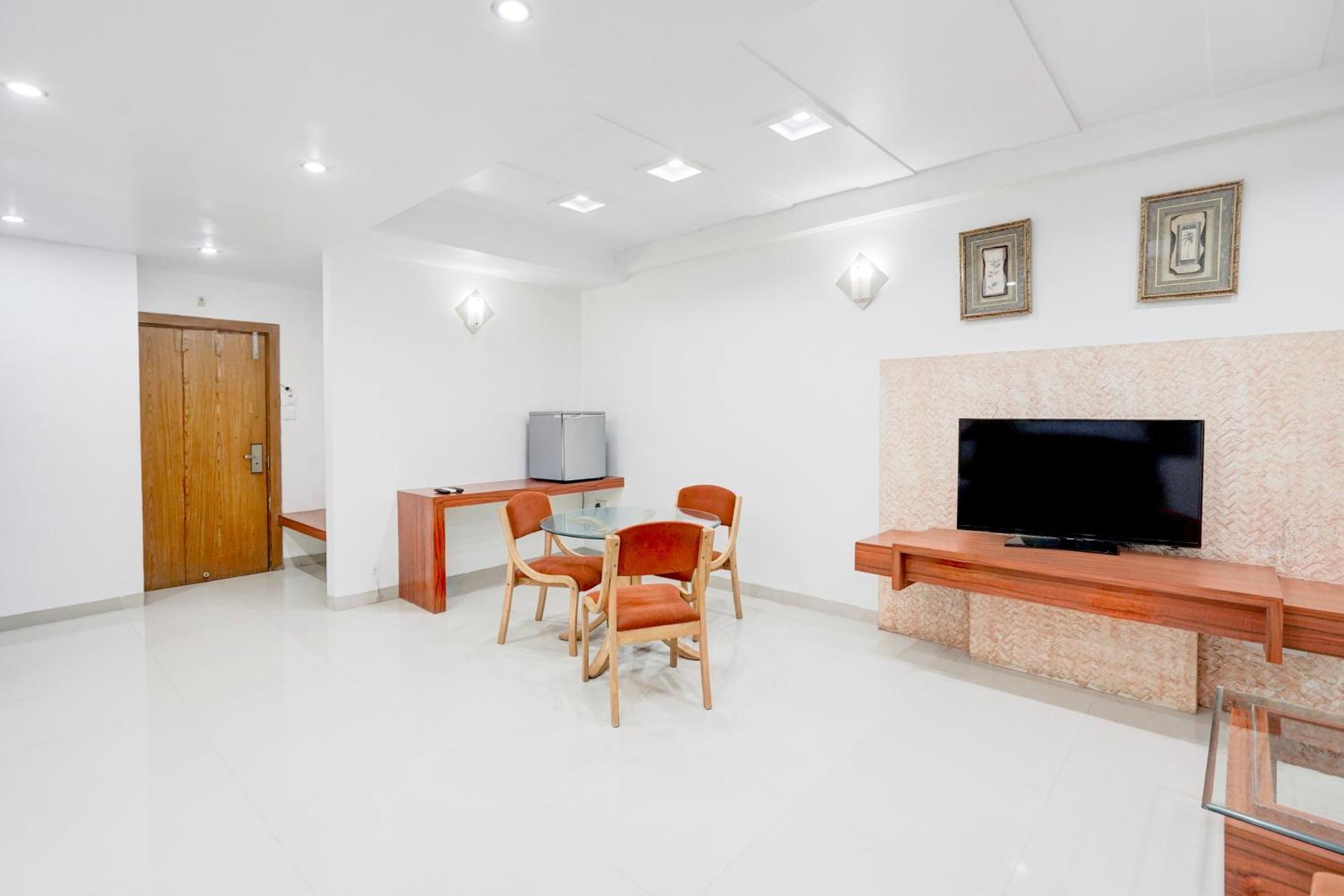 Super Townhouse Mg Road Porbandar Formerly Hotel Harmony Exterior photo