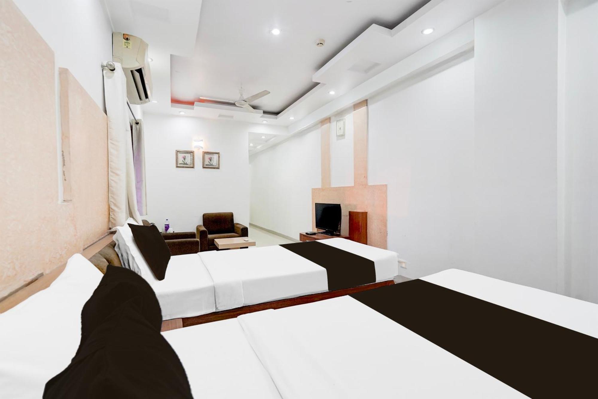 Super Townhouse Mg Road Porbandar Formerly Hotel Harmony Exterior photo